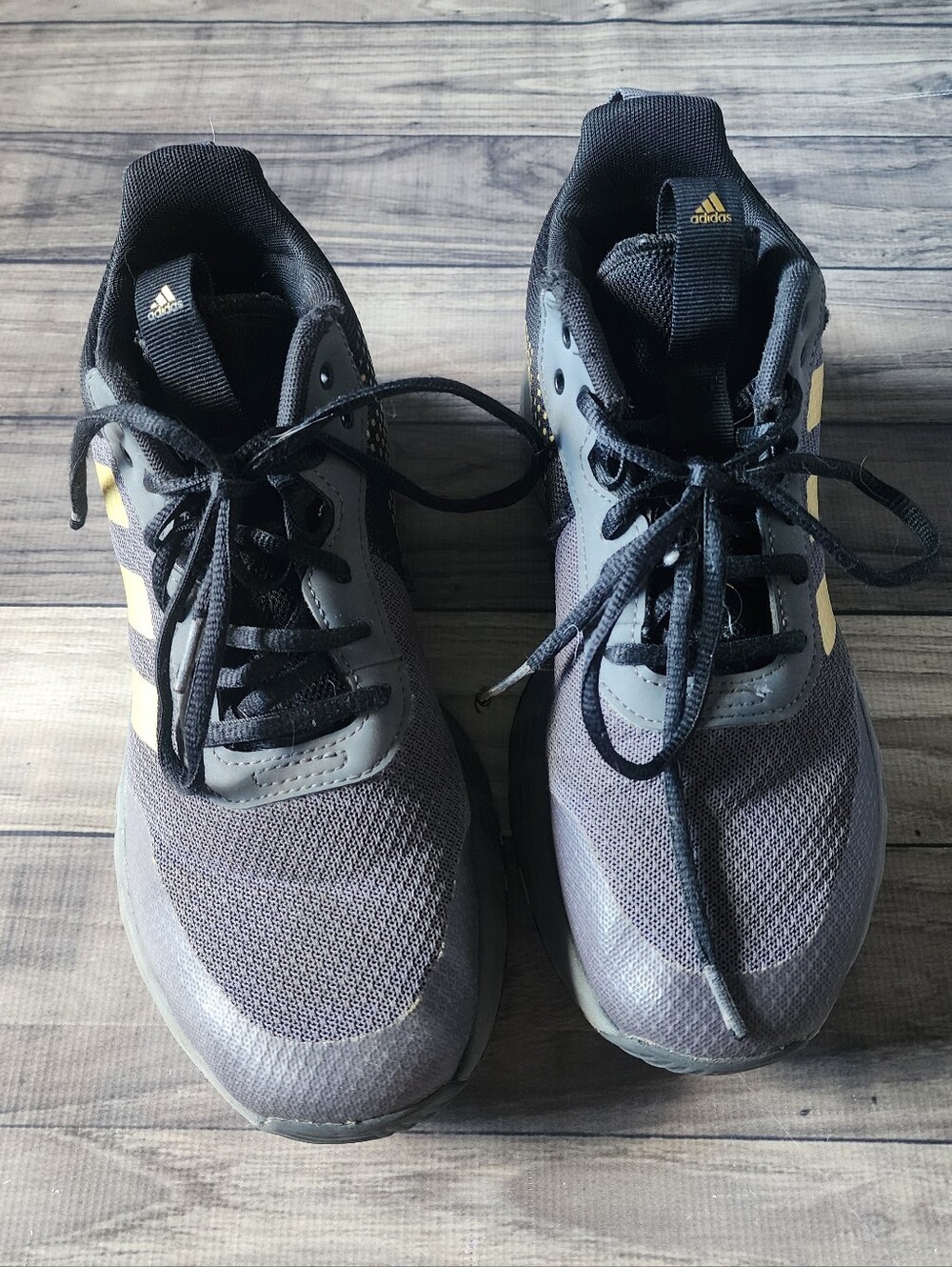 Adidas Women's Gray/Black/Gold Athletic Sneakers 5.5